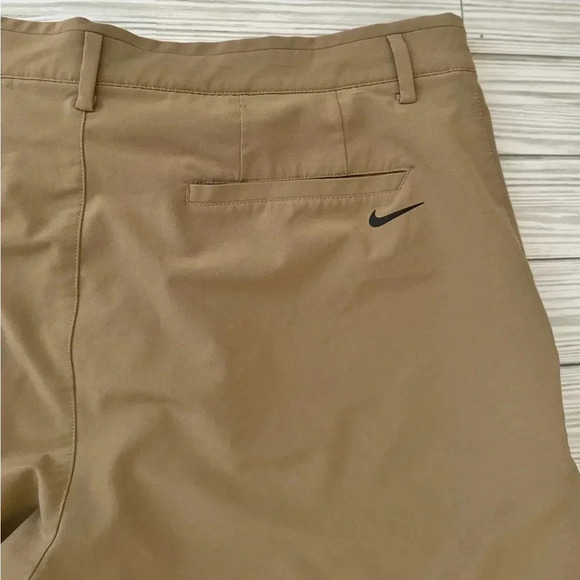 NikeGOLF x Nike | Standard Fit, Dri-Fit Golf Shorts - Size 34 - Picture 4 of 4